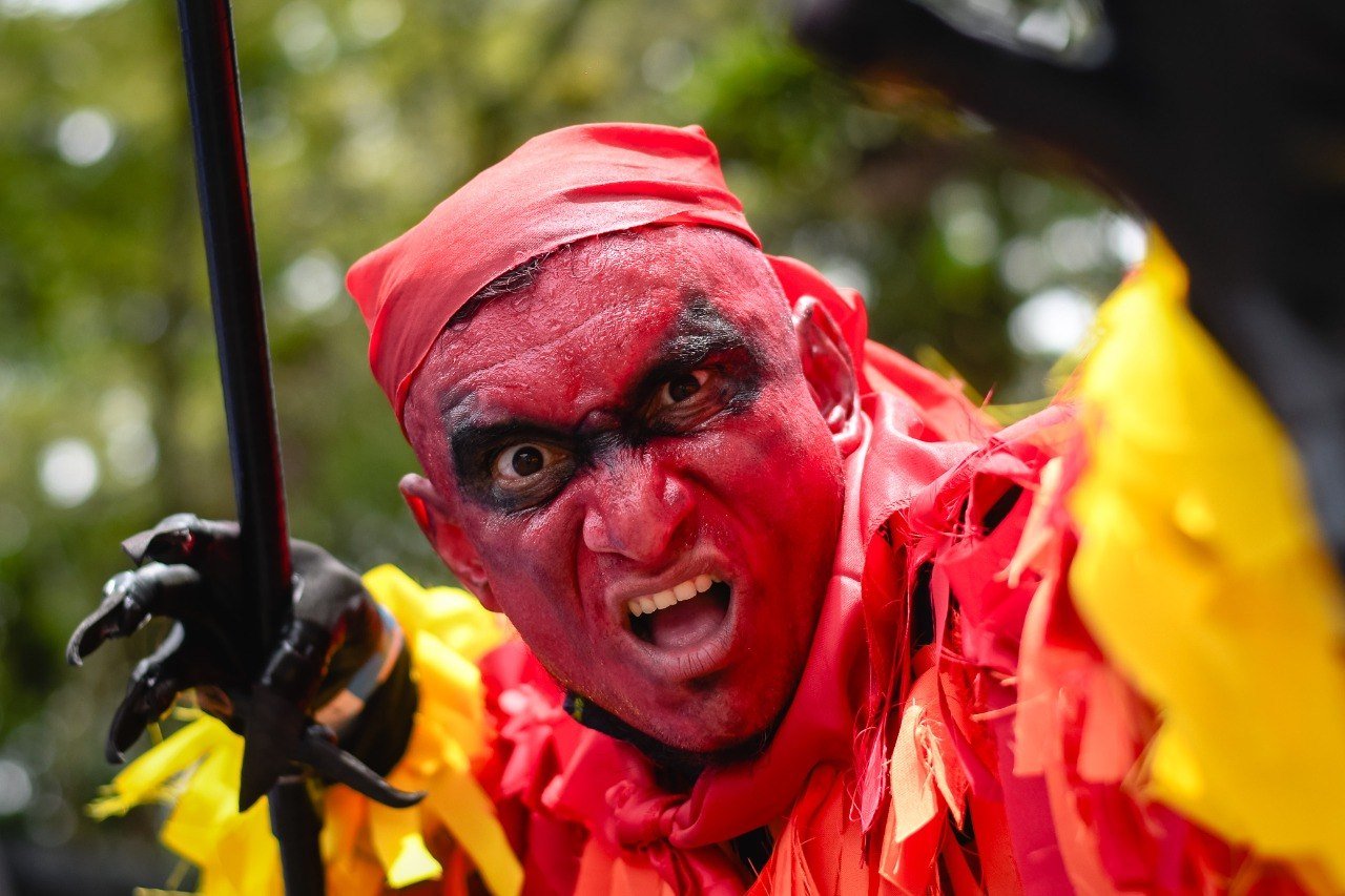 Gran Desfile de San Juan 2026 en Ibagué: el fuego, la calle y el folclor que no esperó la lluvia