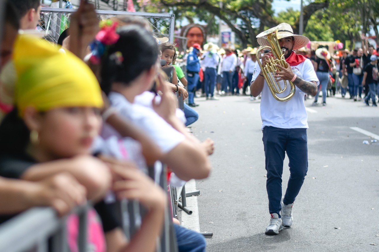 Gran Desfile de San Juan 2026 en Ibagué: el fuego, la calle y el folclor que no esperó la lluvia