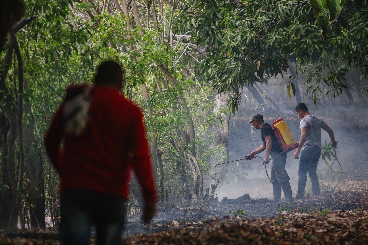 San Luis no aguanta más: el alcalde denuncia que motociclistas estarían prendiendo los incendios